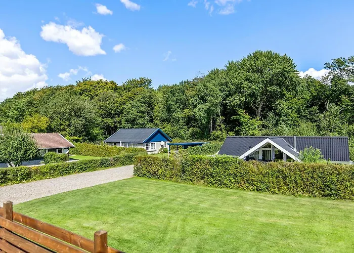 2 Bedroom Beautiful In *